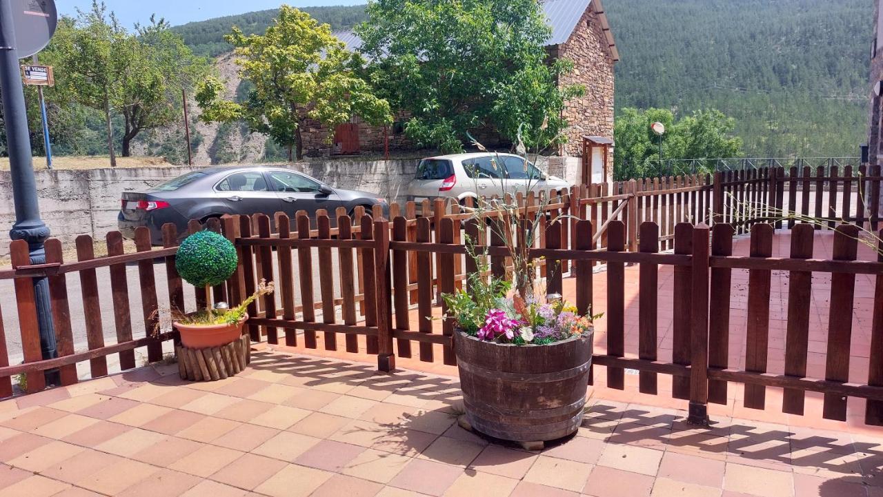 Apartamentos Castiello De Jaca 3000 Buitenkant foto